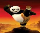 Po, Kung Fu dev panda fan, usta bir savaşçı olmak için eğitim